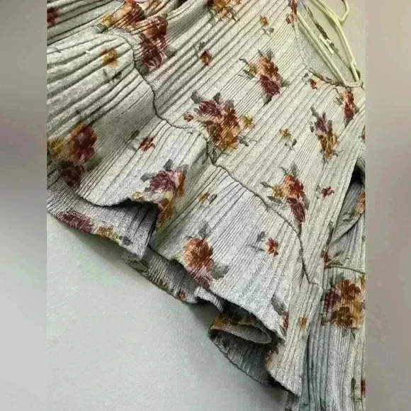 ❤️ Maurices Size Large Floral Lined Thick Long Sleeve Top - Picture 6 of 6